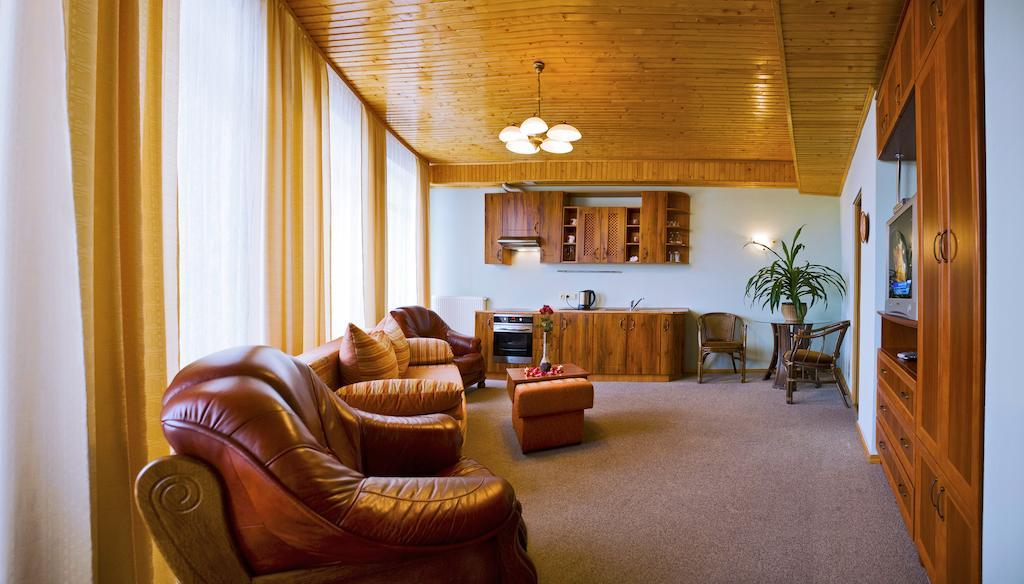 Oberig Hotel Morshyn Bilik gambar